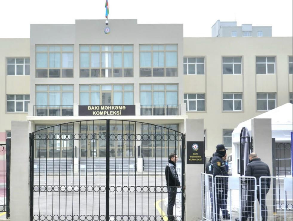 Hərbi cinayətlər törətməkdə təqsirləndirilən erməniəsilli şəxslərin məhkəməsi davam edir