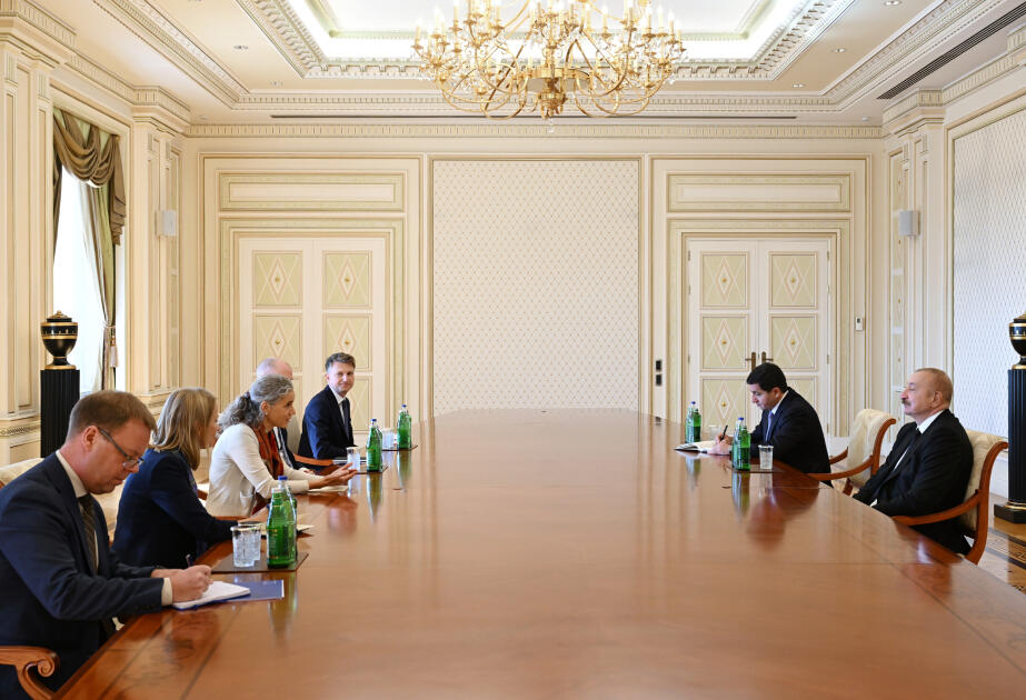 Prezident Maqdalena Qrononu qəbul edib - FOTO