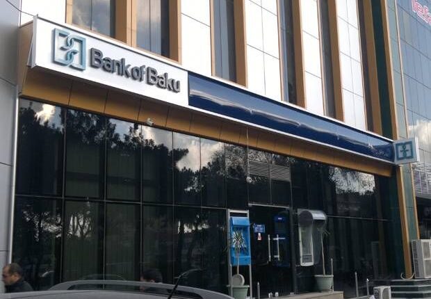 Bank əməkdaşının şəhid anasına dediyi sözlər narazılıq doğurdu