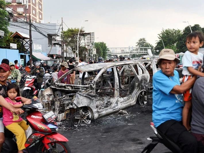 İndoneziyada iğtişaşlar davam edir