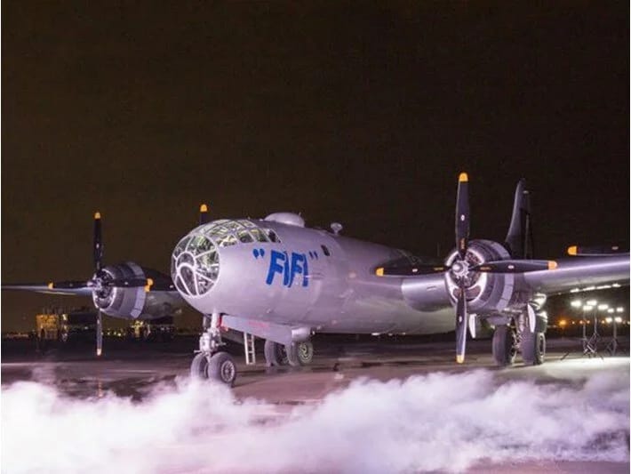 İkinci Dünya Müharibəsinin ən bahalı silahı: Müharibəyə son qoyan təyyarə