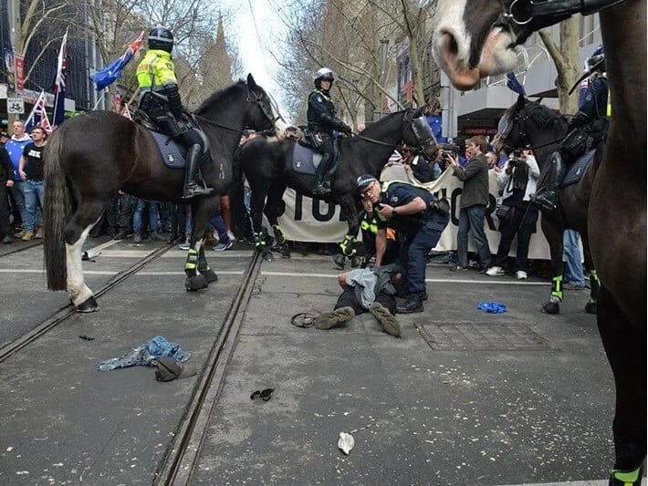 Avstraliyada mühacir əleyhinə etirazçılar küçələrə çıxıb
