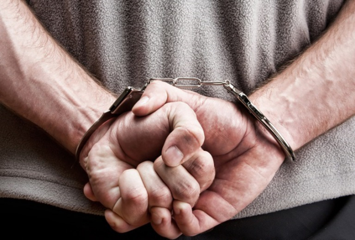 Polis Bakıda dələduzluq edən şəxsləri saxladı