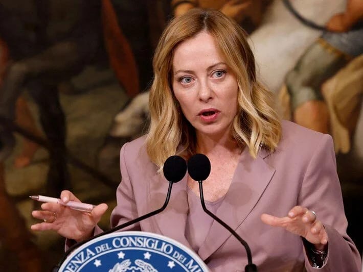Pornoqrafiya ilə mübarizə: Meloni də hədəfə alındı 