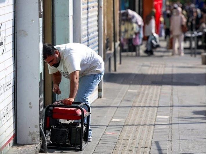İranda hər gün 2 saat elektrik enerjisinin kəsilir