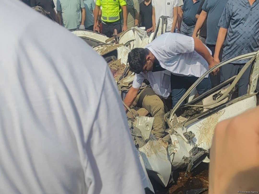 Bakıda yük maşını körpüdən avtomobillərin üzərinə aşdı - ÖLƏNLƏR VAR