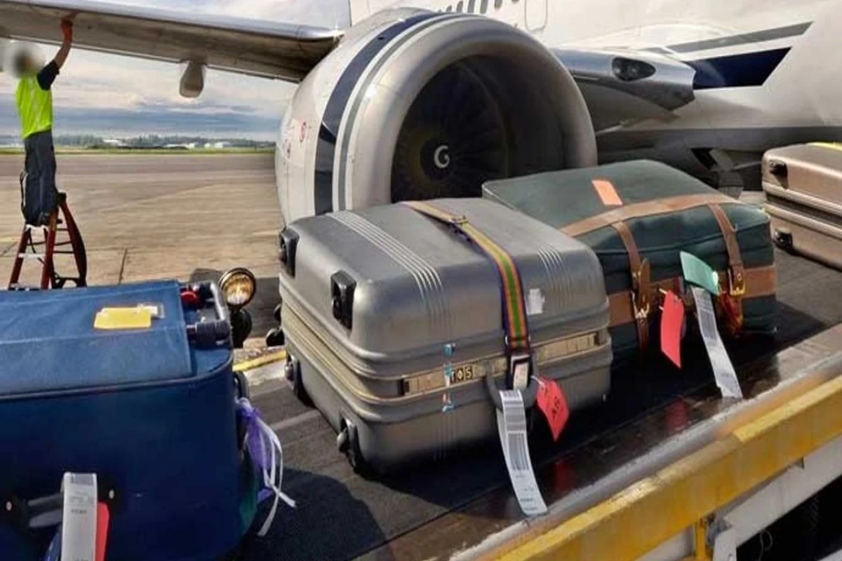 Gəncədə hava limanında 10 min manatlıq qızıl oğurlanıb