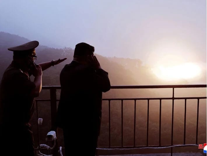 Şimali Koreya mühərriki işə saldı: Qitələrarası güc nümayişi 