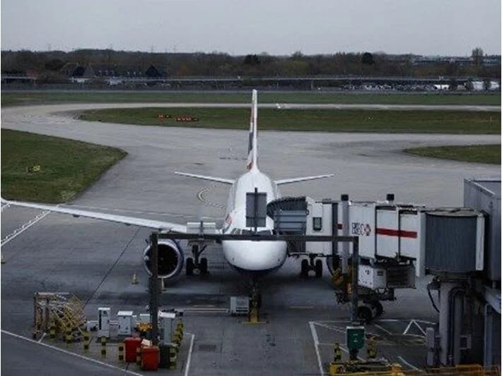Londonun Hitrou hava limanında təhlükəli maddələr xəbərdarlığı