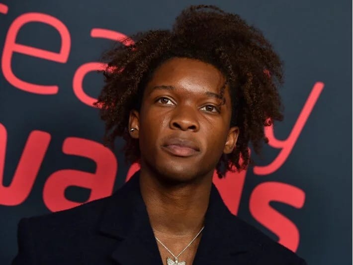 Məşhur müğənninin avtomobilində parçalanmış meyit tapılıb