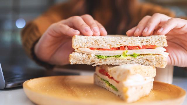 ABŞ-da sendviç yeməli silah sayıldı, atıcı hakim qarşısına çıxdı