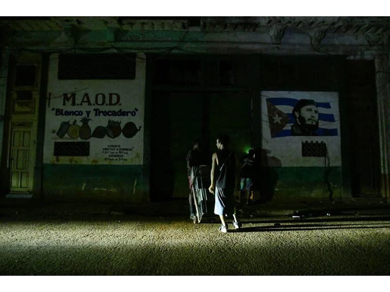 Kuba yenidən qaranlığa qərq oldu