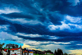 Yaponiyada ölkə tarixinin ən güclü tornadosu baş verib