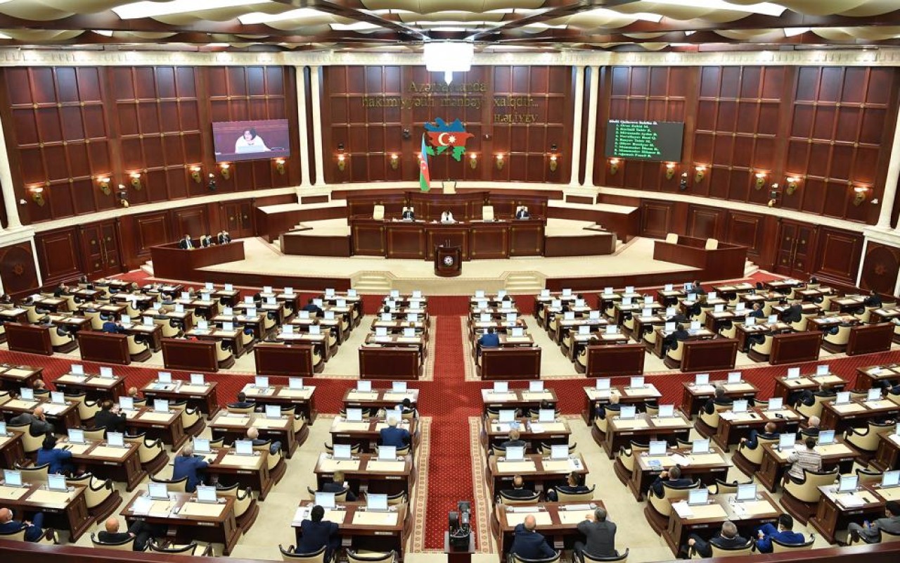 Milli Məclisdə 