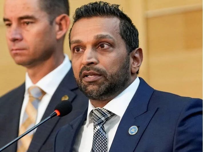 FTB direktoru Senata etiraz etdi: Heç yerə getməyəcəyəm