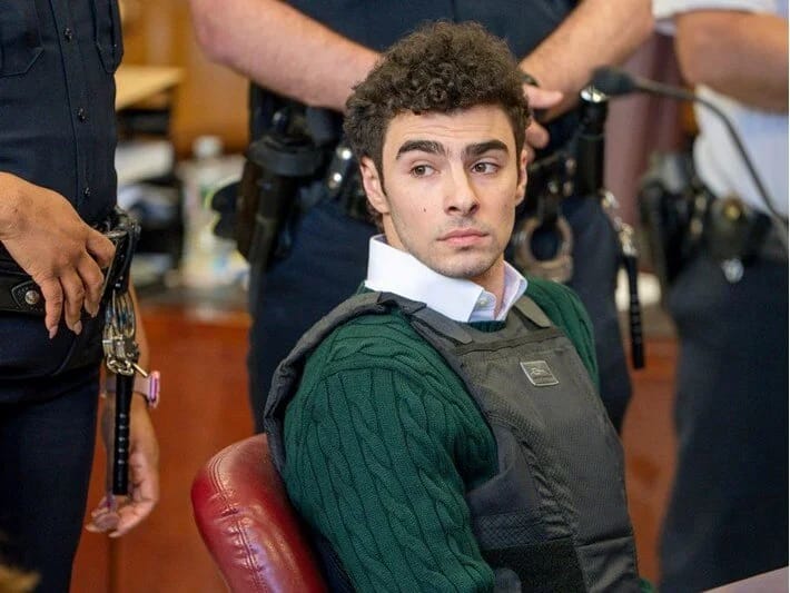 Luigi Mangioneyə qarşı terror ittihamları götürülüb