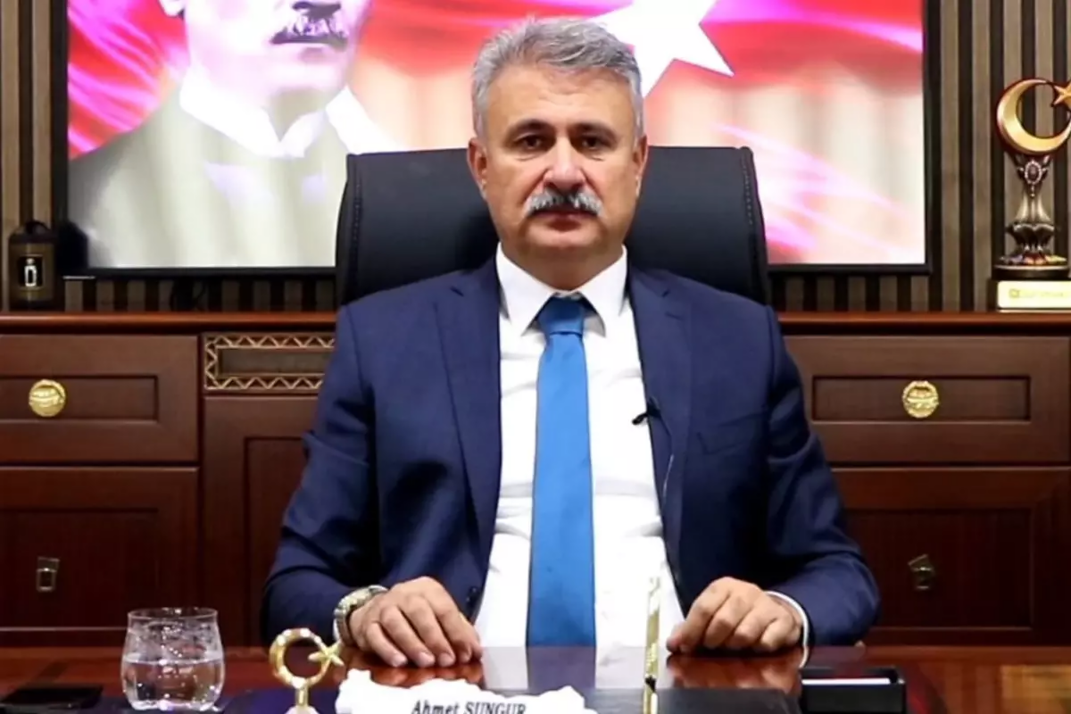 Türkiyədə daha bir bələdiyyə sədri saxlanıldı - FOTO