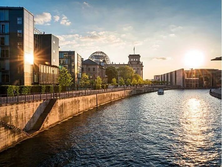 Almaniyada İkinci Dünya Müharibəsi bombası tapılıb