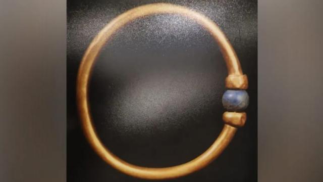 Qahirədə 3000 illik fironun bilərziyi yoxa çıxıb