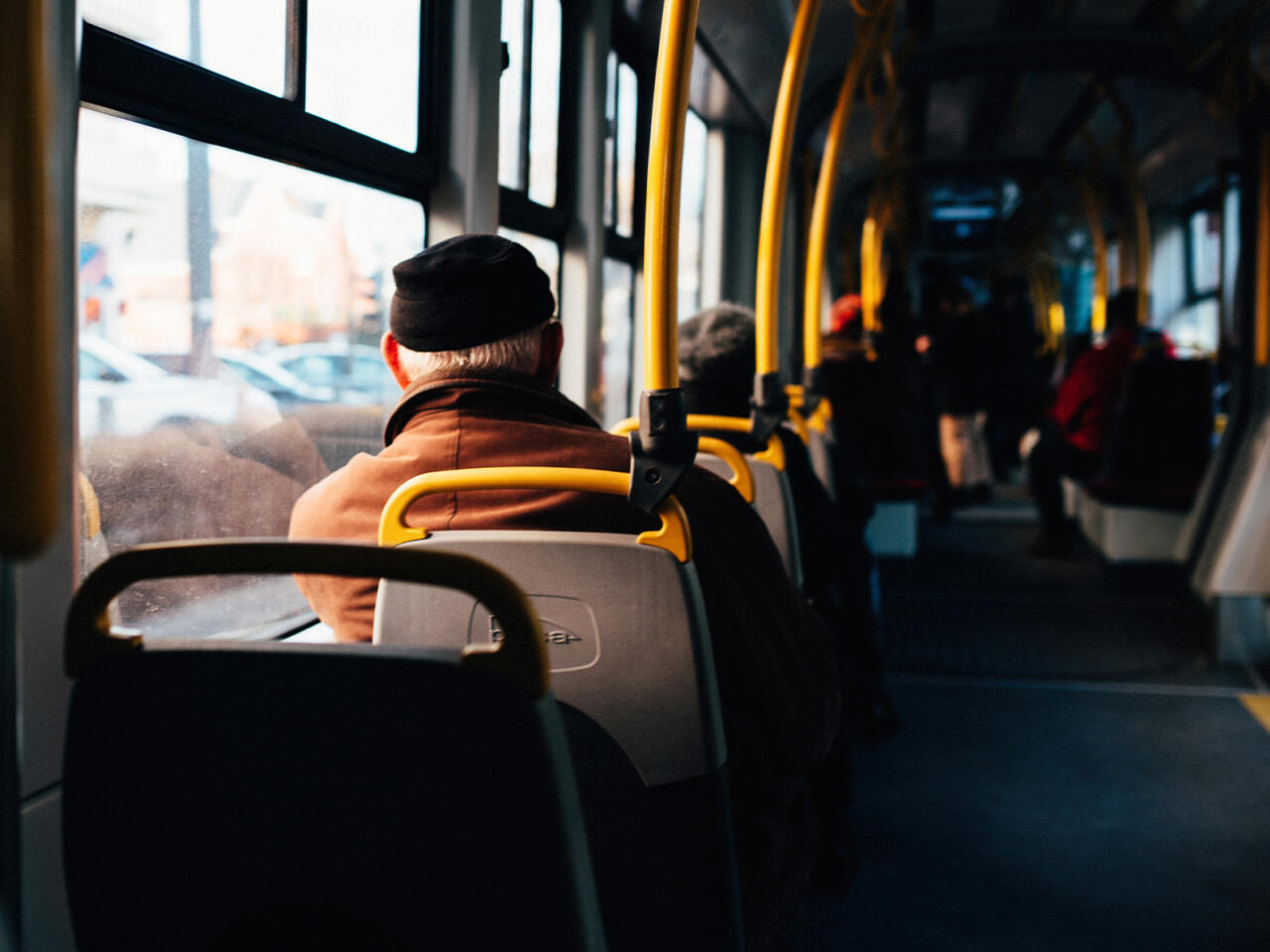 Sumqayıtda 54 yaşlı kişi avtobusda öldü - FOTO