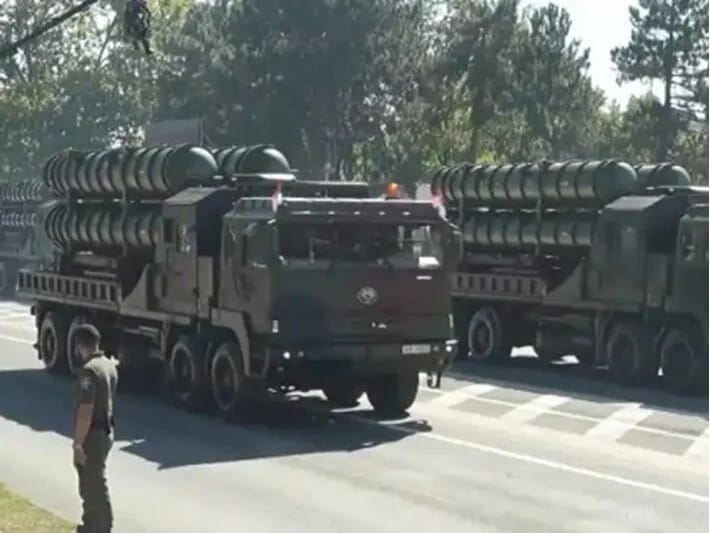 Serbiyada keçirilən parad sürprizə səbəb oldu