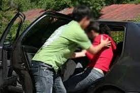 Sevgilisini qaçırarkən qayda pozdu - Dostu ilə birlikdə həbs edildi