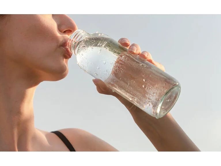 Daim su içirsiniz, amma hələ də susuzluq hiss edirsiniz? Bunun elmi səbəbi var