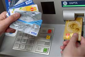 Ağdamda ofisiant kababçının bank kartından 2 820 manat oğurladı