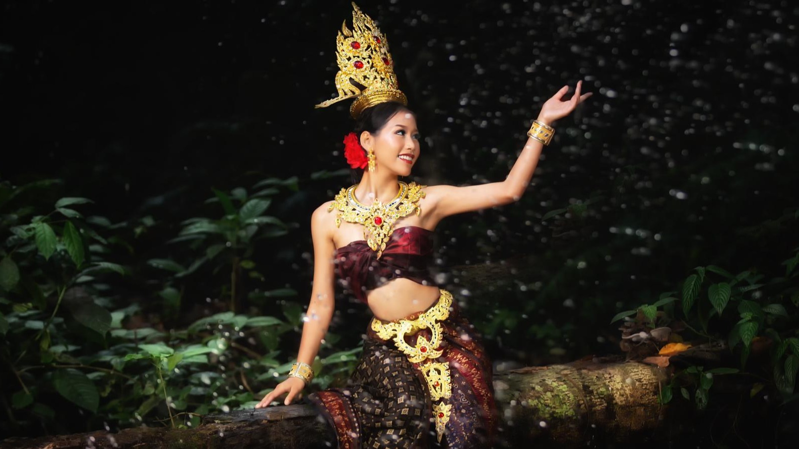 Tayland gözəlinin tacı geri alındı