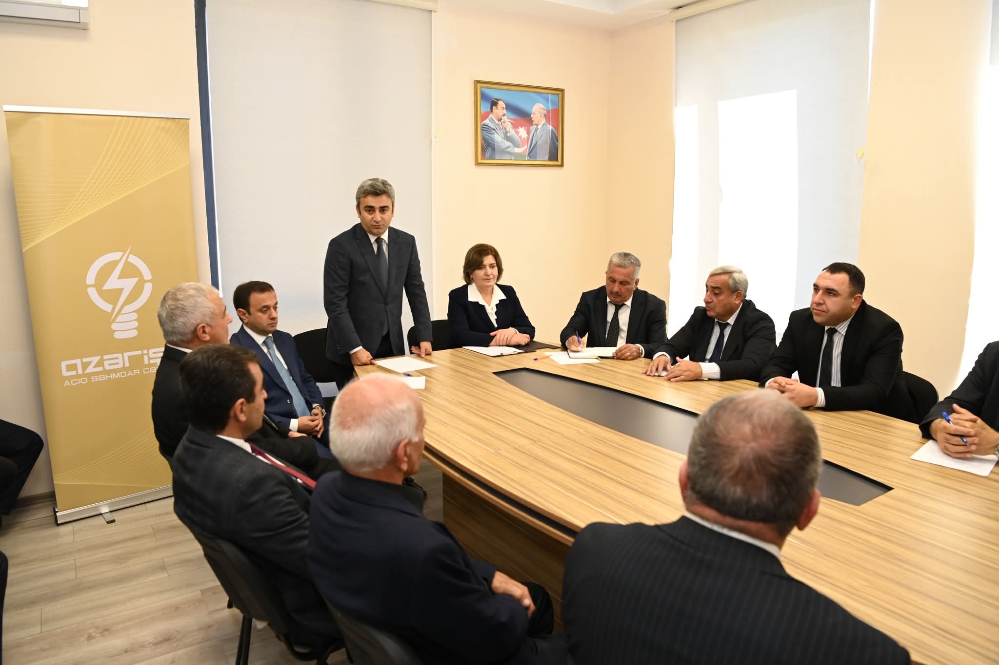 “Azərişıq” ASC-nin nümayəndələri Oğuzda fermer və sahibkarlarla görüşüb