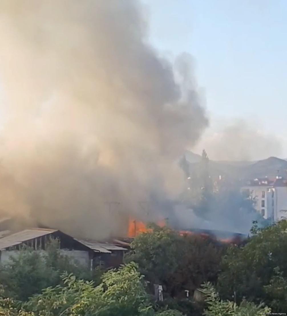 Xankəndidə ev yanıb