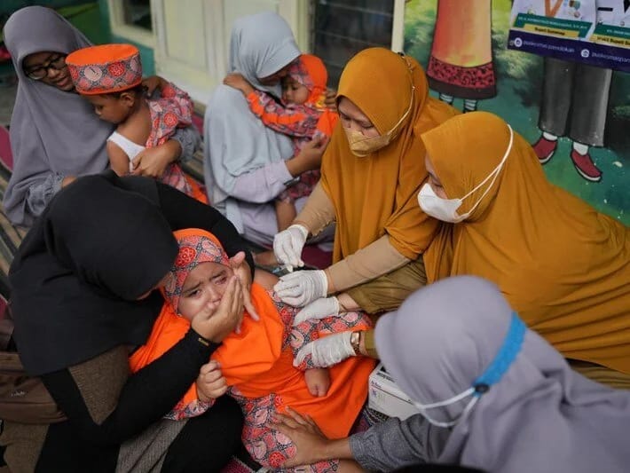 İndoneziyada qızılca epidemiyası: Halal peyvənd müzakirələri davam edir