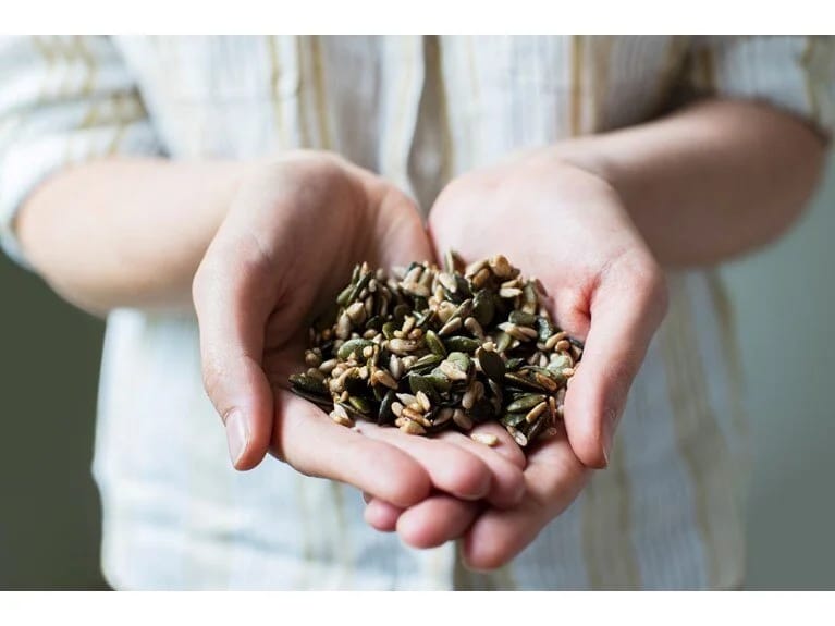 Maqnezium, omeqa-3, E vitamini, kalsium hər şey toxumların içindədir