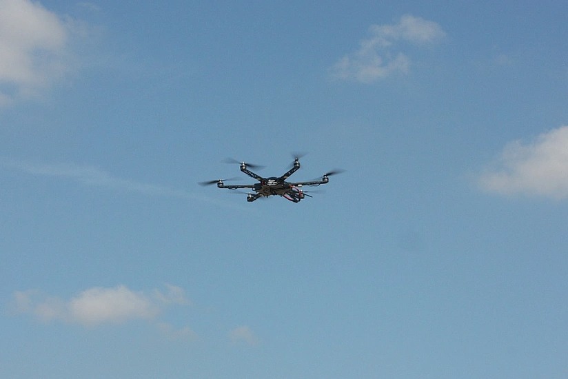 İsveçin hərbi bazası yaxınlığında dronlar müşahidə edilib