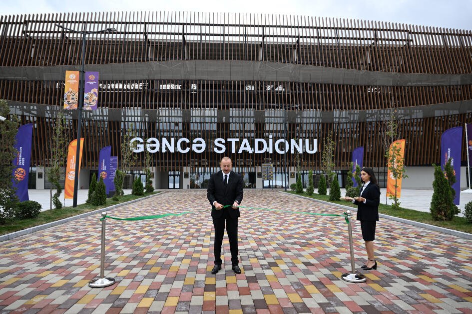 Prezident Gəncə şəhər stadionunun açılışında iştirak edib - FOTO
