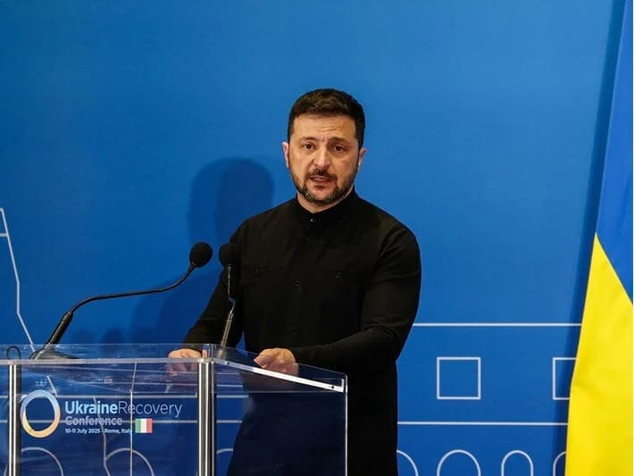 Zelenski: İHA və raket istehsalını artıracağıq