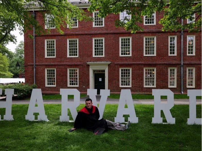 ABŞ rəhbərliyi Harvardın maliyyələşdirilməsini dayandırır