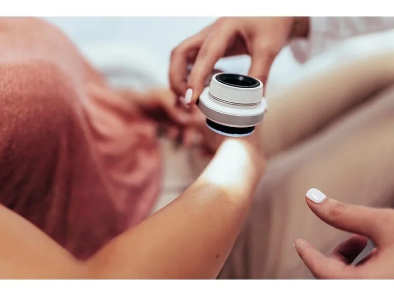 Həkimlər xəbərdarlıq edir: Solaryum qadağan edilməlidir 