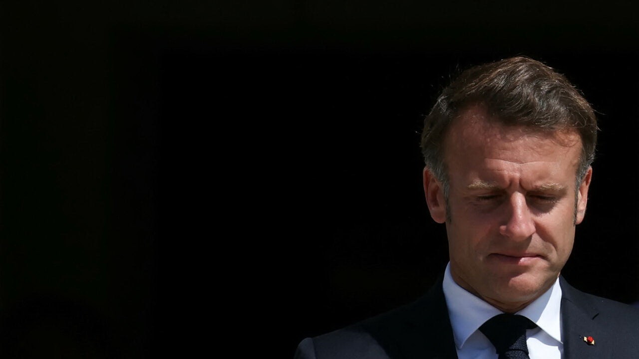 Makron Rusiya neftini daşıyan tankerləri saxlamağı təklif edib