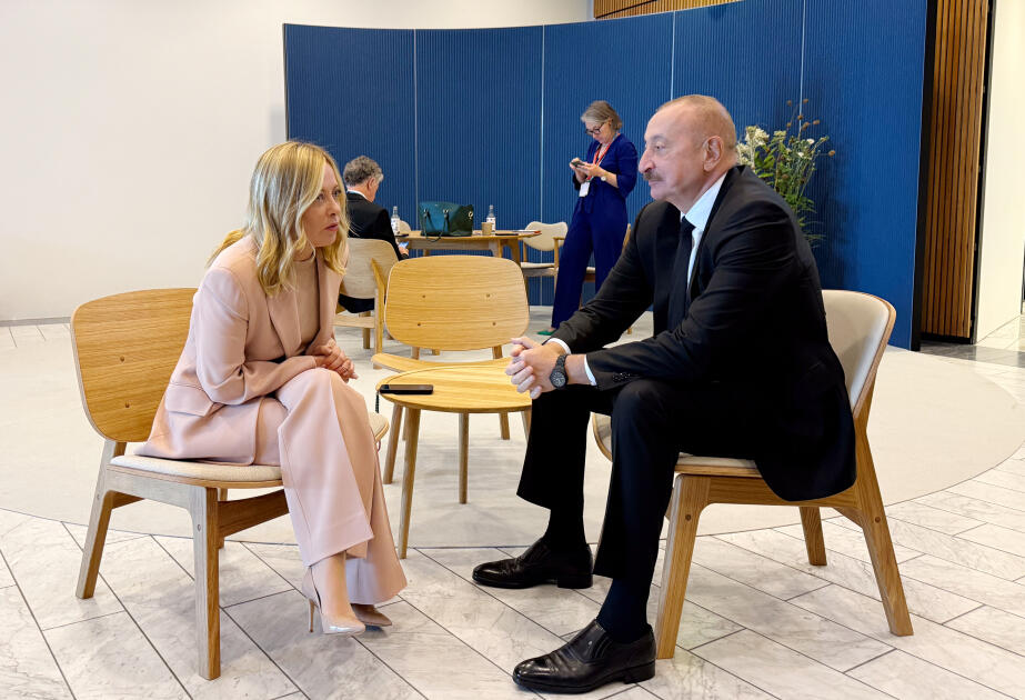 İlham Əliyevin Kopenhagendə Ciorcia Meloni ilə görüşü olub - FOTO