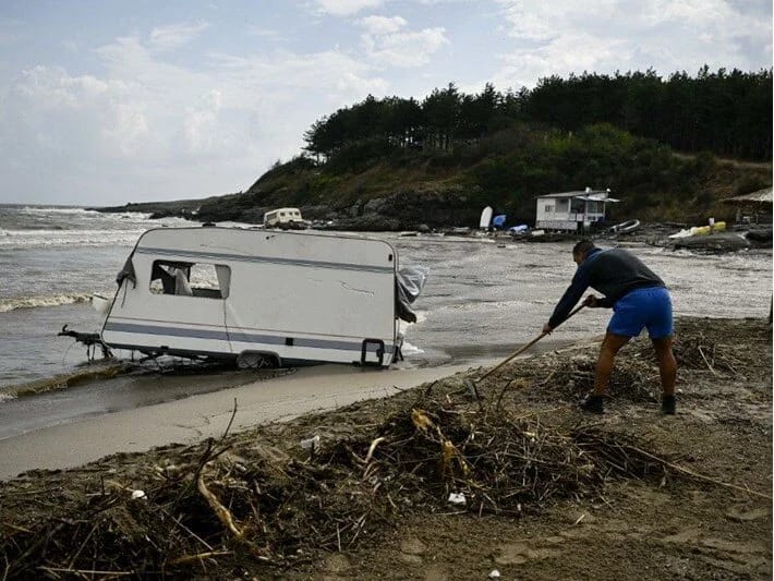 Bolqarıstanda daşqınlar üç nəfərin həyatına son qoyub