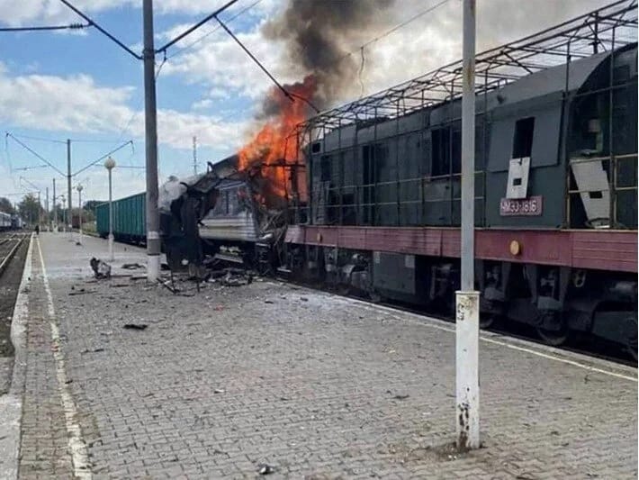 Qatar stansiyasına hücum: Ən azı 30 yaralı var