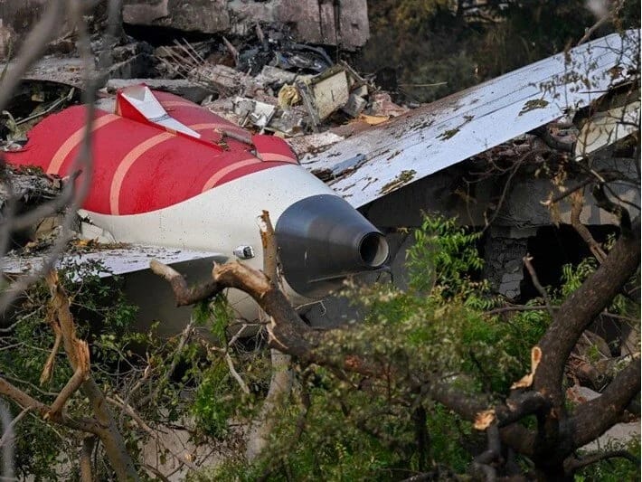 Qəzada həlak olan pilotun atası şikayətlənir: Oğlumu günahlandırırlar