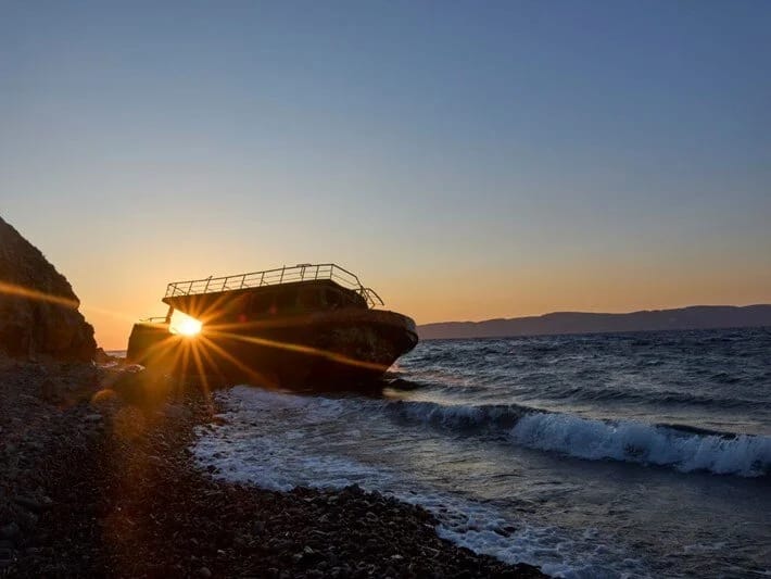 Lesbos adasında qayığın rifə çırpılması nəticəsində 4 nəfər ölüb