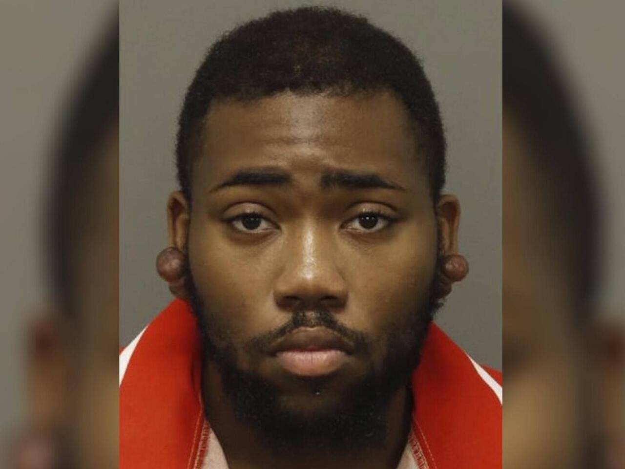 Xəstə qəsdən qanını həkimlərin üstünə sıçradıb onları da yoluxdurdu