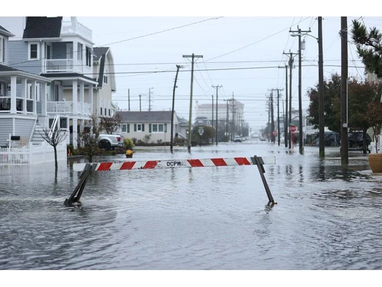 Şimal-şərq fırtınası ABŞ-ı vurdu