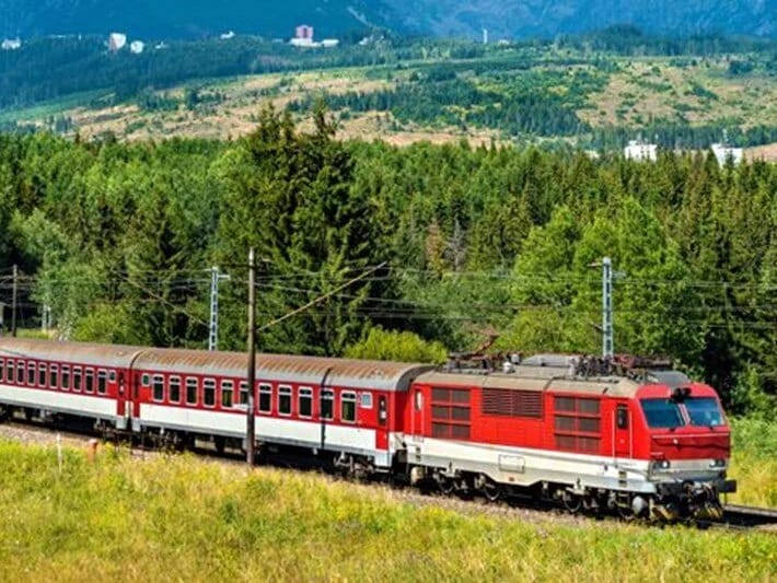 Slovakiyada qatar qəzası: 66 nəfər xəsarət alıb