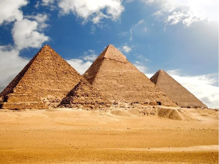 Piramidaların sirri: Yeraltı dünyasına aparan üç quyu kəşf edildi