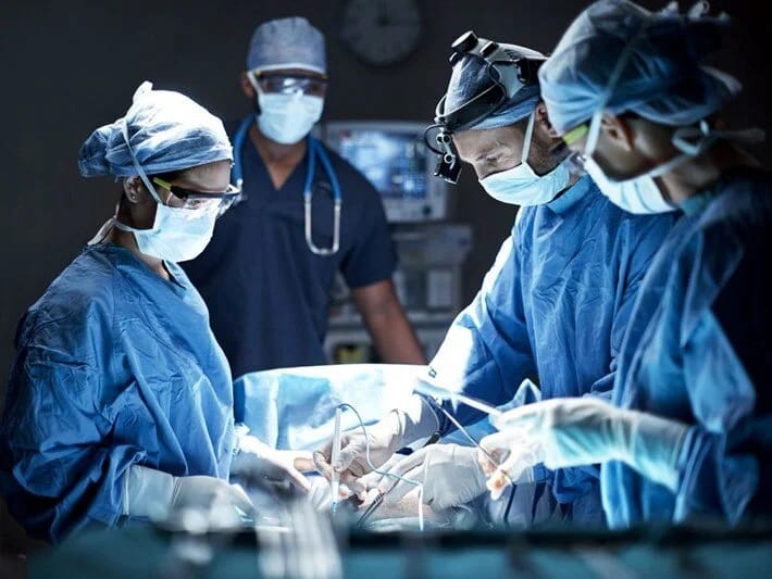 ABŞ-da narahatlıq doğuran çatışmazlıq: Cərrahlar və psixiatrlar azdır