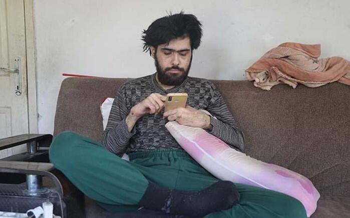 Bu oğlan 3 ildir evdən çıxmır: 